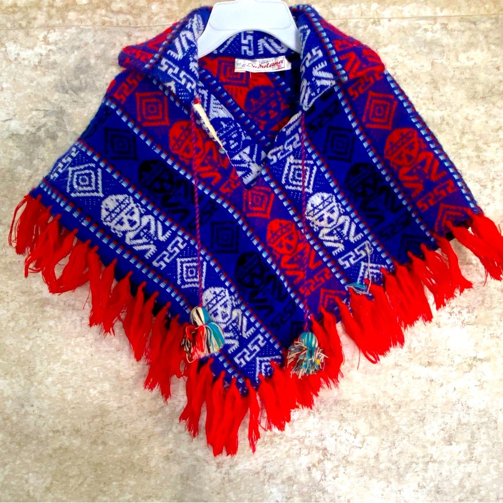 🪩Vibrant Ondulana Red and Blue Aztec Patterned Poncho